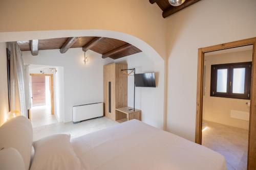 One-Bedroom Deluxe Apartment