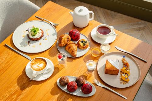 Jídlo v hotelu nebo okolí