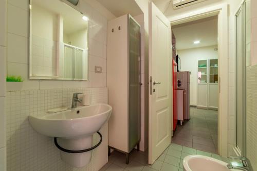GuestHost - Roma Termini Comfy Apartment