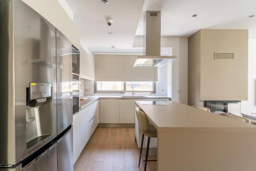 Glyfada Gem - 3BD apartment