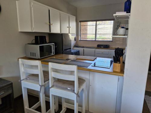Una cocina o zona de cocina en 5 Bayview Gonubie Seaside