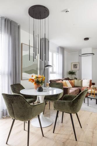 Modern 2 bed apartment 23 floor Urban Sky