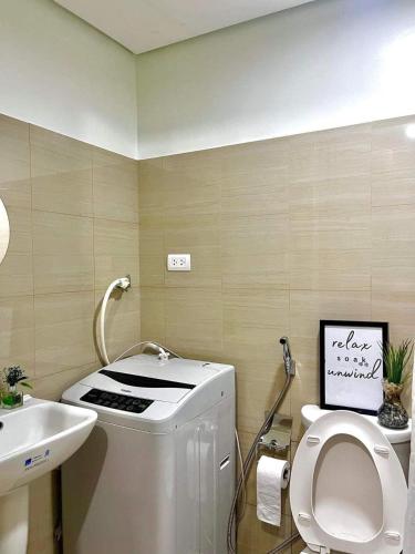 Gambar di galeri bagi Jen staycation di Manila