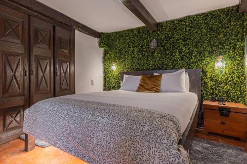 Small Cozy Room in Patio with Piano and Snooker - Sintra WOW