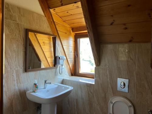 Koupelna v ubytování Guesthouse Gjoni Theth