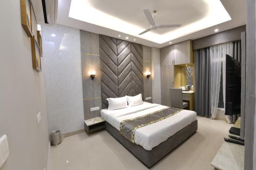 Fotografie z fotogalerie ubytování Hotel Adhiraja palace v destinaci Haridvár