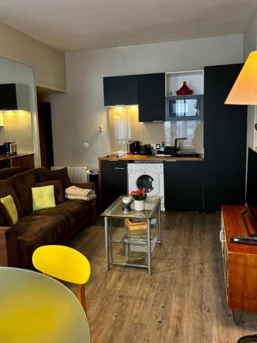 Charming apartment for 4 people 1 baby in the heart of Paris