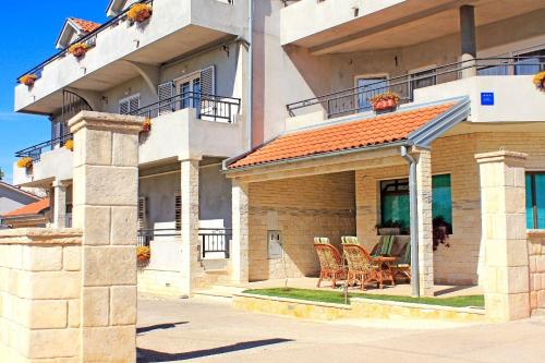 Apartments Old Stone: