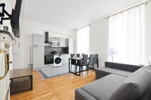 Photo de la galerie de l'établissement 2 Bedroom Appartement Quartier Le Marais Free Netflix, à Paris