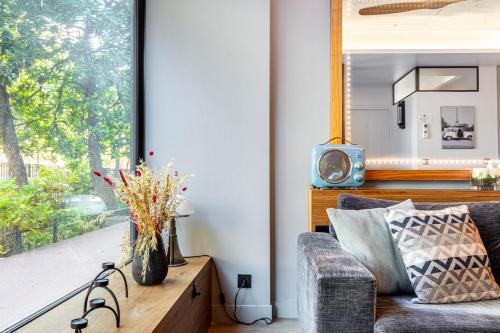 Family apartment at the foot of the Eiffel Tower