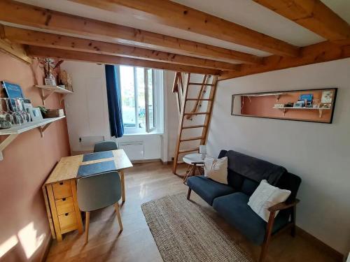 Charmant studio gare intra-muros