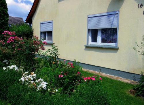 Zahrada ubytování Ferienwohnung im Blumengarten