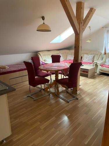 Postel nebo postele na pokoji v ubytování Apartmány Diana