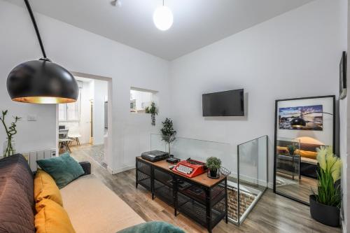 Latina Corporate Housing with Billard &Darts