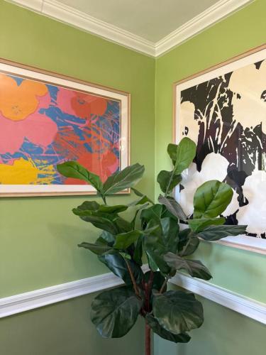 Gallery image of Chateau Connellsville Botanical Haven Suite in Connellsville