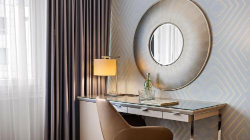 Crowne Plaza Berlin City Centre Ku'damm by IHG photo 81