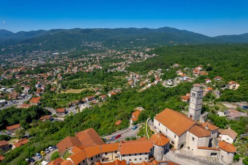 Gallery image of SROK luxury apartment with pool in Kastav