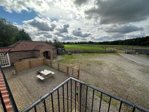 Granary cottage with HOT TUB photo 11