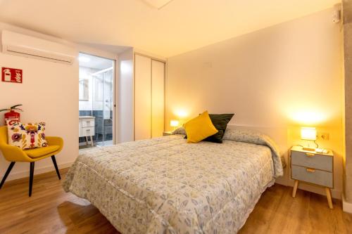 Un pat sau paturi într-o cameră la Apartamento Beniloft - Housevanlive