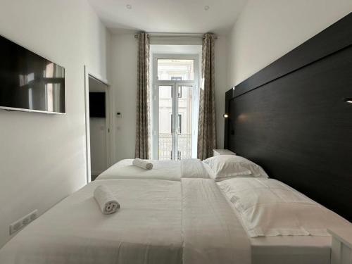 B080- À l'étroit à l'hôtel Bienvenue chez nous