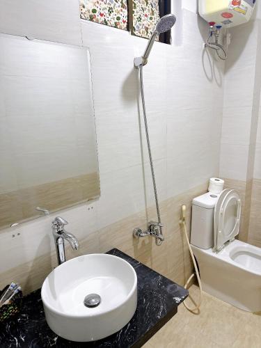 Ένα μπάνιο στο Moja House Hue