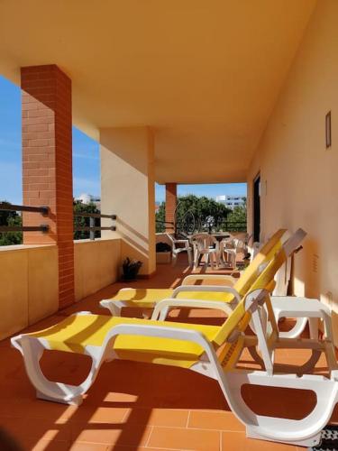 2 bedroom top floor apartment in Albufeira