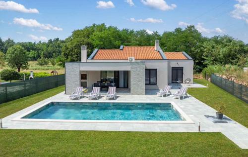 3 Bedroom Lovely Home In Santalezi