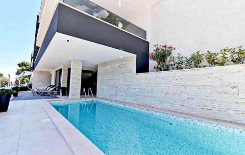 Bassein majutusasutuses Cozy Home In Icici With Harbor View või selle lähedal