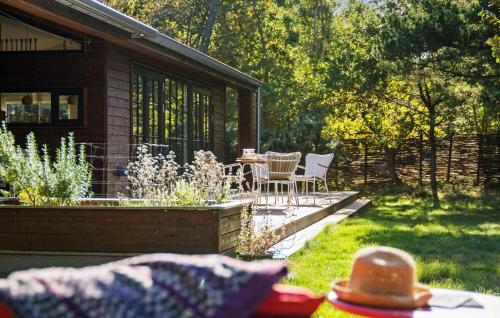 Zahrada ubytování Nice Home In Rørvig With Sauna