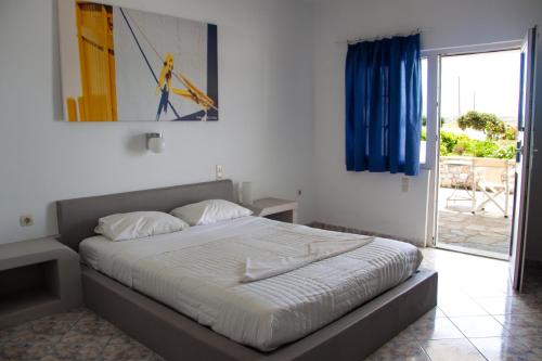 Foto dalla galleria di Parasporos Village ad Adámas