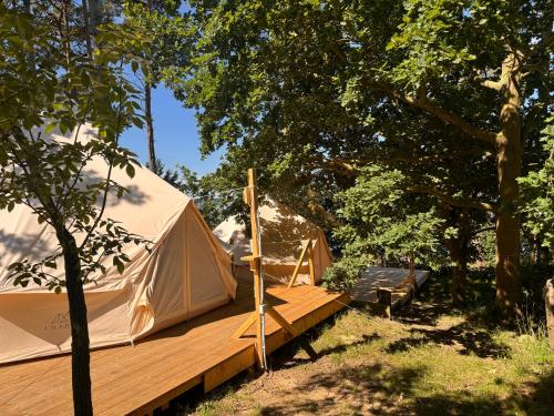 Fotografie z fotogalerie ubytování Glamping Lodges Red Woods Usedom v destinaci Lütow