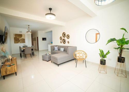 Divine Stay 3 Bedroom One minute from the beach on the malecon