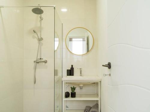 Ένα μπάνιο στο Genesis - Sala Palatului