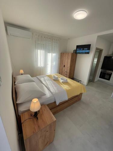 Modern Studio Apartment Iva with Balcony, Free Parking & Wi-Fi, Zadar