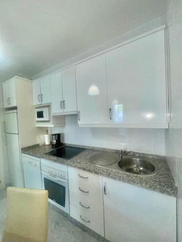 Marbella, two-bedroom apartment,parking ,pool, Golden Mile