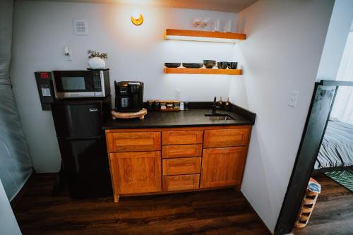 Cucina o angolo cottura di Starlight Haven Hot Springs