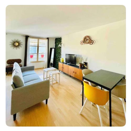 Appartement calme, à 2 pas du Palais des Papes, au 3eme étage
