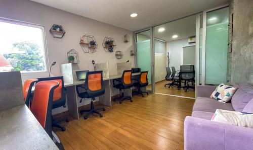 Ruang duduk di Casa Avelina Boutique Hostel