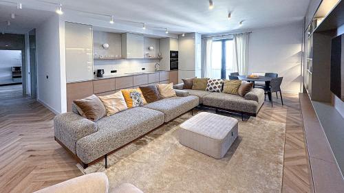 Kuchyň nebo kuchyňský kout v ubytování Luxury Apartment - Sea View