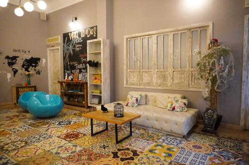 Ruang duduk di Casa Avelina Boutique Hostel
