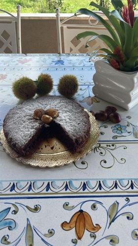 a cake sitting on top of a table at Terra Vitale in Cava deʼ Tirreni