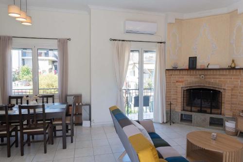 Cozy Greek Apartment