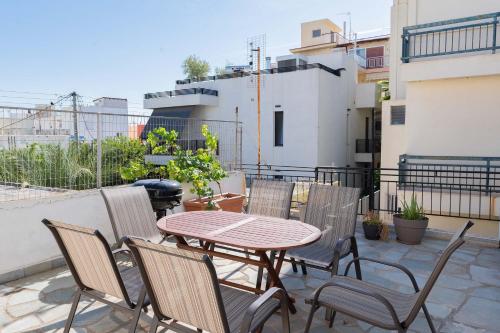 Cozy Greek Apartment