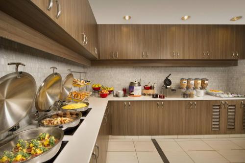 Kuchyň nebo kuchyňský kout v ubytování Residence Inn by Marriott Nashville South East/Murfreesboro