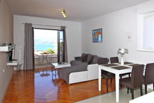 Apartments Dubreta - Superior Two Bedroom Apartment with Balcony 2nd Floor