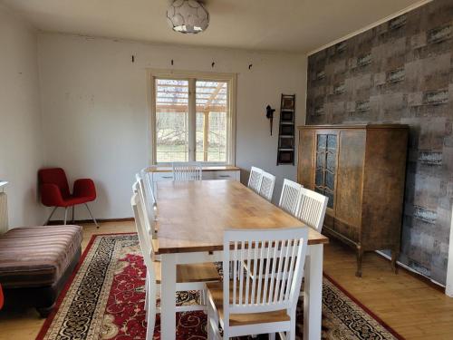 Beautiful Home In Hamneda With 4 Bedrooms And Wifiにあるシーティングエリア