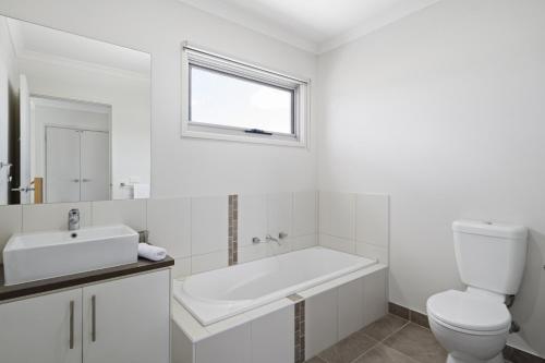 Koupelna v ubytování Seaside 3-Bed Home Direct Beach Access