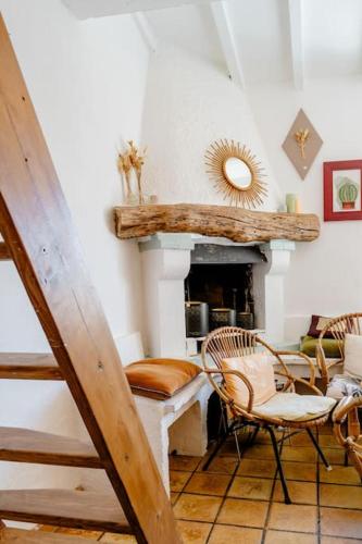 Χώρος καθιστικού στο Chambre atypique dans café healthy