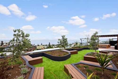 Jardin de l'établissement Sea View 2BR w Best Rooftop Pool in Melb!