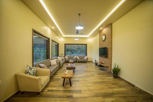 Posezení v ubytování Sri Vidhya Residency by Indo Stays